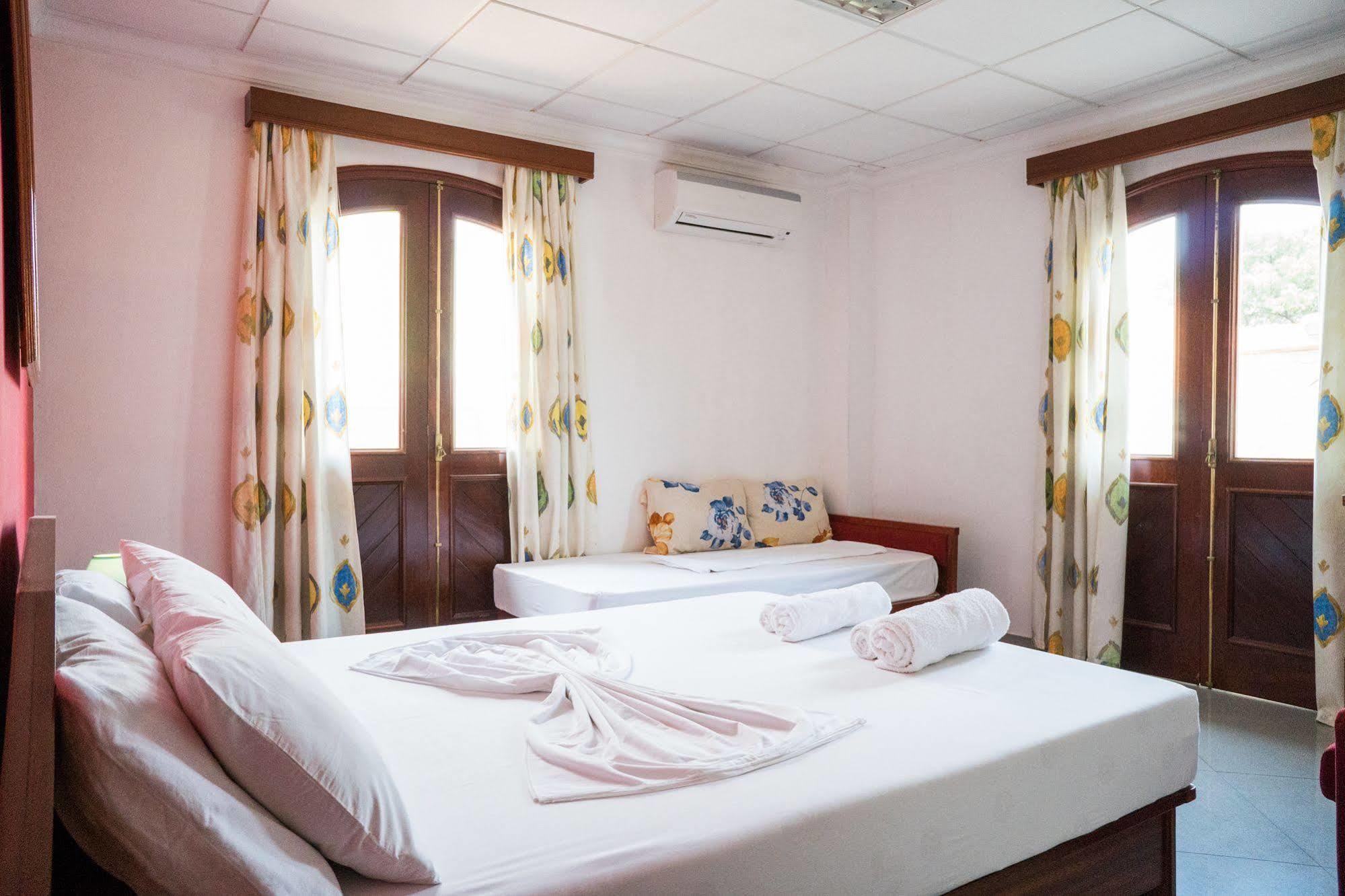 Royal Mindelo Suite Buitenkant foto